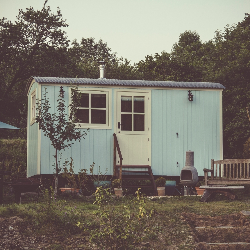 Compare and Contrast: Mobile Trailers Vs. Tiny Homes