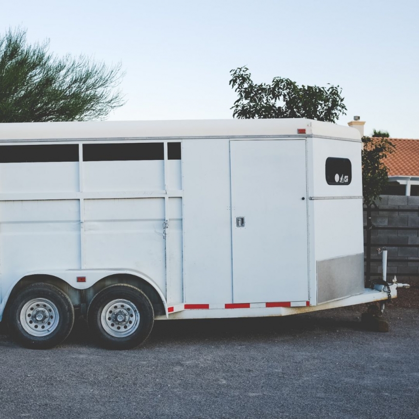 3 Reasons To Rent An Office Space Trailer As A Startup