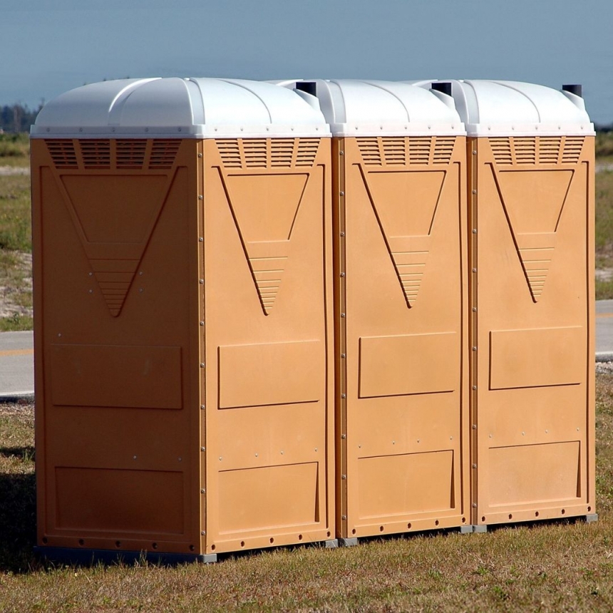 How Do Suppliers Keep Washroom Trailers Safe and Sanitary?