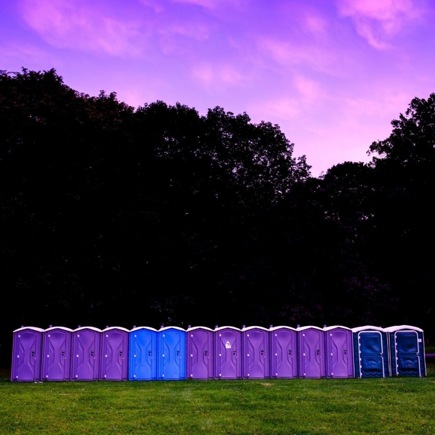 Why Choose Washroom Trailers For Outdoor Events?